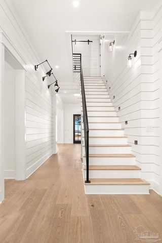 518 Navy Cove Blvd, Gulf Breeze, FL 32561