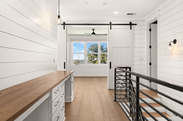 518 Navy Cove Blvd, Gulf Breeze, FL 32561