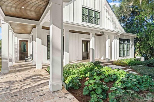 518 Navy Cove Blvd, Gulf Breeze, FL 32561