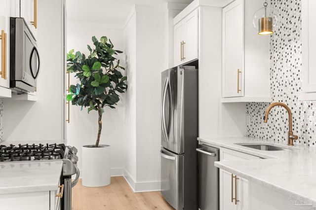 518 Navy Cove Blvd, Gulf Breeze, FL 32561