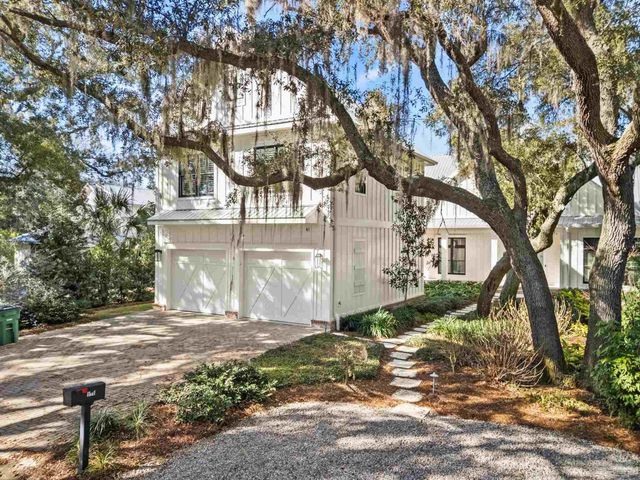 518 Navy Cove Blvd, Gulf Breeze, FL 32561