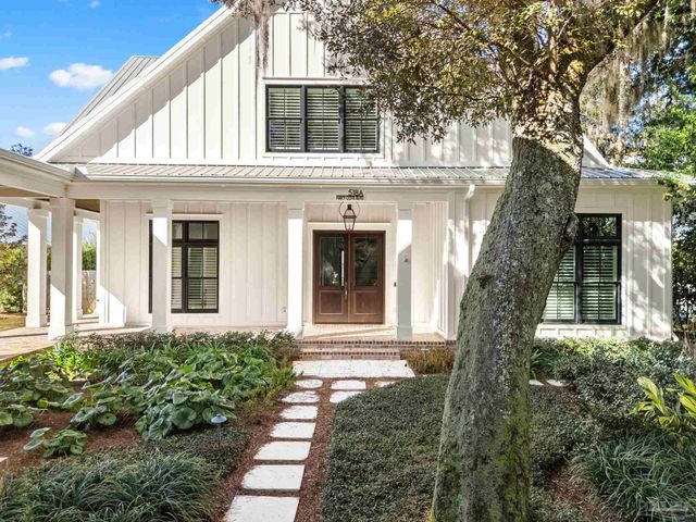 518 Navy Cove Blvd, Gulf Breeze, FL 32561