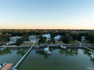 518 Navy Cove Blvd, Gulf Breeze, FL 32561