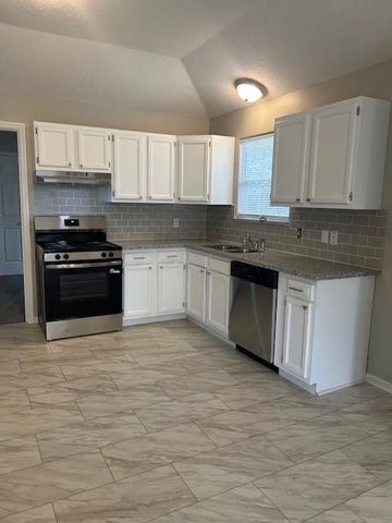 10440 Royal Adrian Drive, Conroe, TX 77303