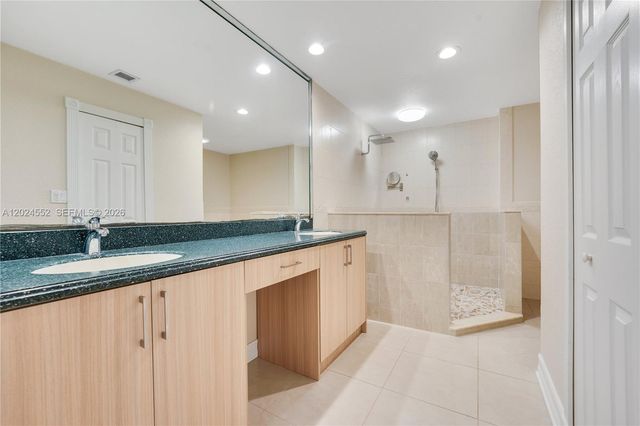 3719 Estepona Ave 18A1, Doral, FL 33178