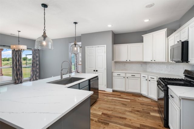 1019 Vaughan Lane, Tioga, TX 76271