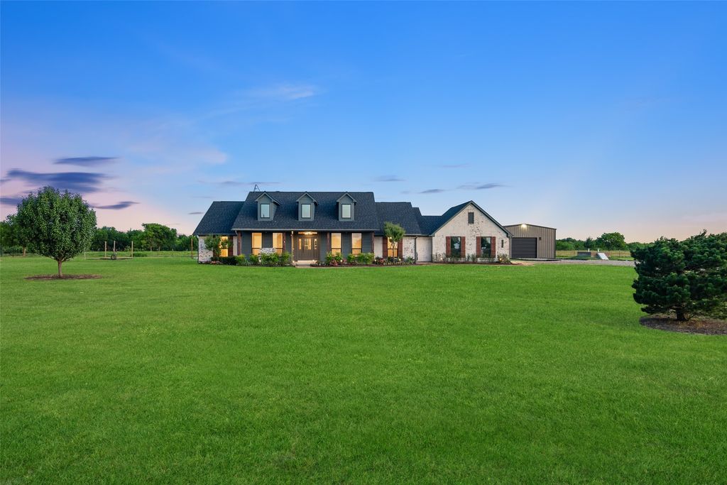 1019 Vaughan Lane, Tioga, TX 76271