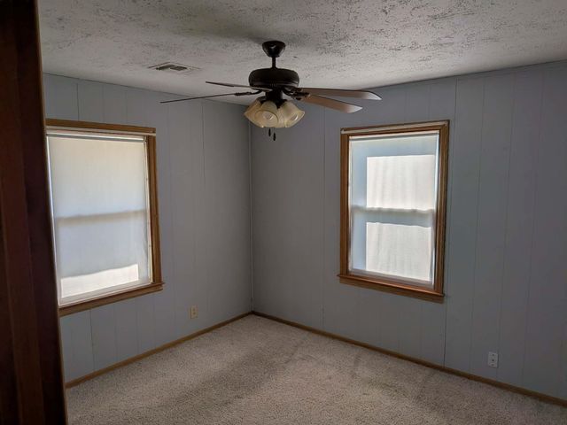 1213 Stack Ave, Salina, KS 67401