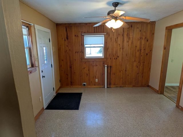 1213 Stack Ave, Salina, KS 67401