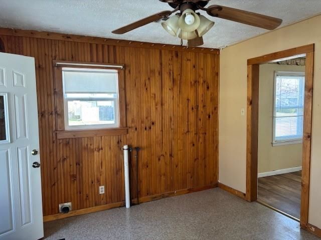 1213 Stack Ave, Salina, KS 67401