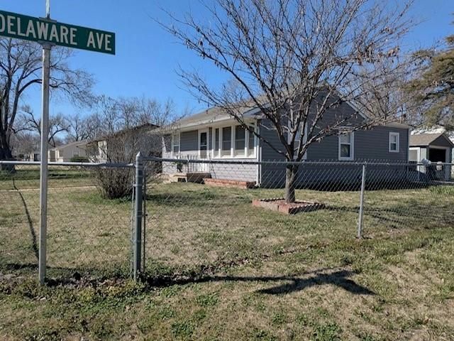 1213 Stack Ave, Salina, KS 67401