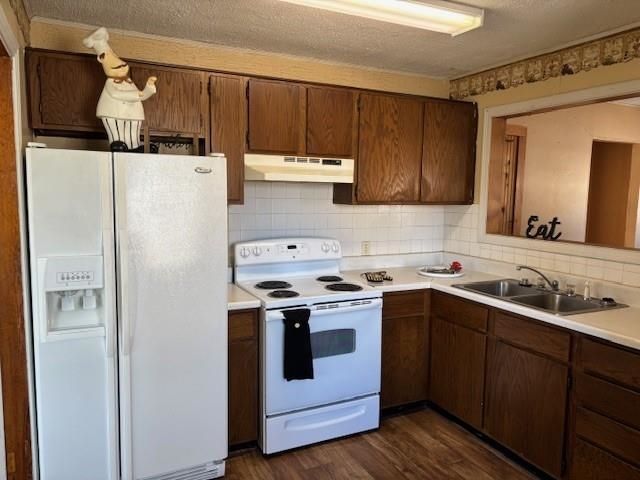 1213 Stack Ave, Salina, KS 67401