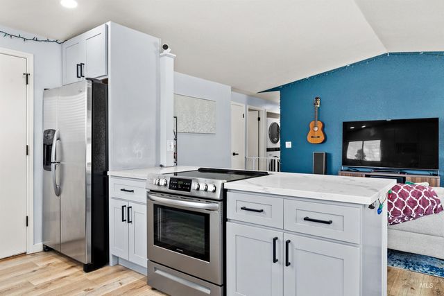 843 S Wild Phlox Pl, Boise, ID 83709