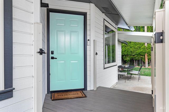 843 S Wild Phlox Pl, Boise, ID 83709
