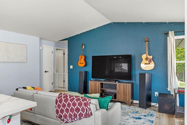 843 S Wild Phlox Pl, Boise, ID 83709
