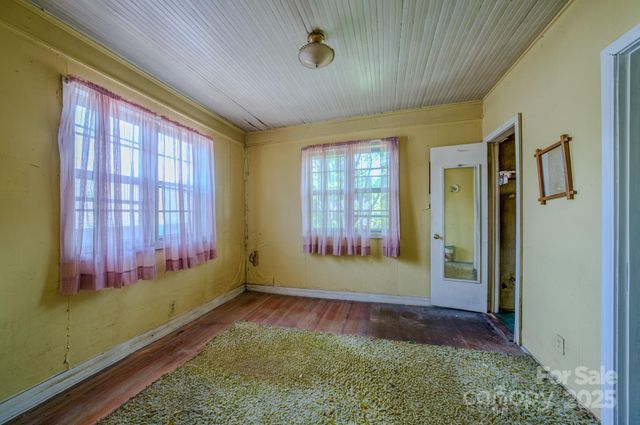 69 Austin Avenue, Asheville, NC 28801