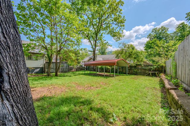 69 Austin Avenue, Asheville, NC 28801