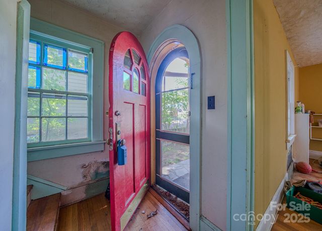 69 Austin Avenue, Asheville, NC 28801