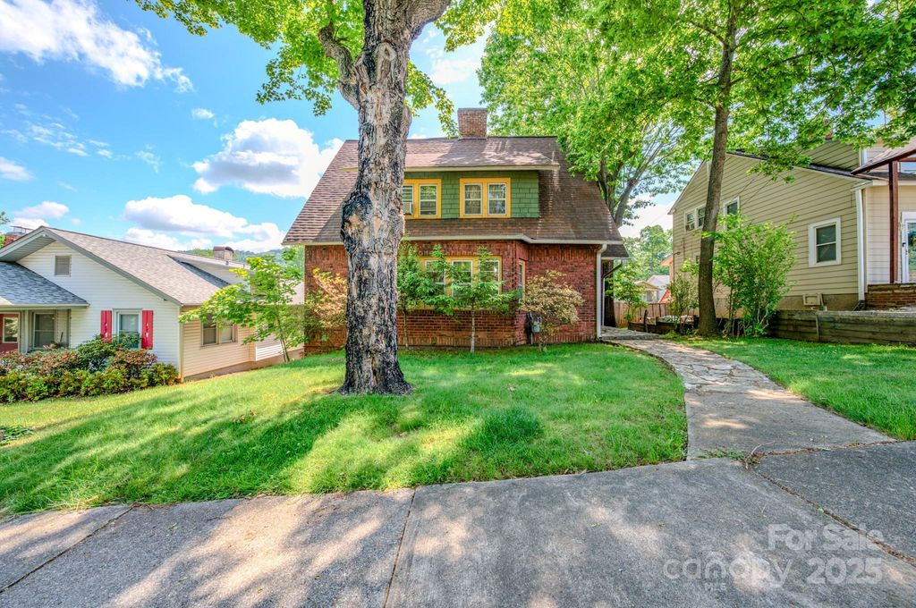 69 Austin Avenue, Asheville, NC 28801