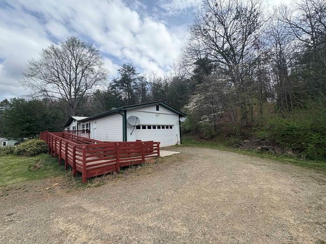 319 Bethabara Road, Hayesville, NC 28904