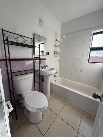 3330 NW 48th Ter 206, Miami, FL 33142