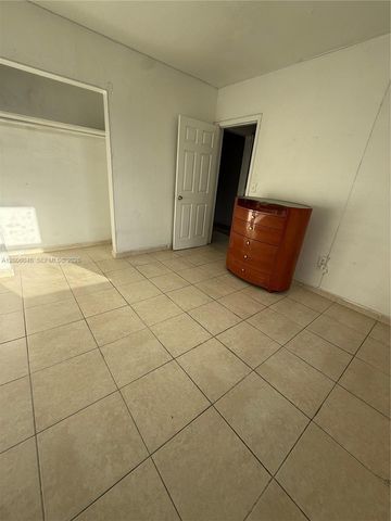 3330 NW 48th Ter 206, Miami, FL 33142