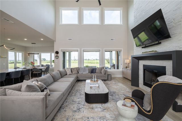 10796 Grand Summit Lane, Bentonville, AR 72713