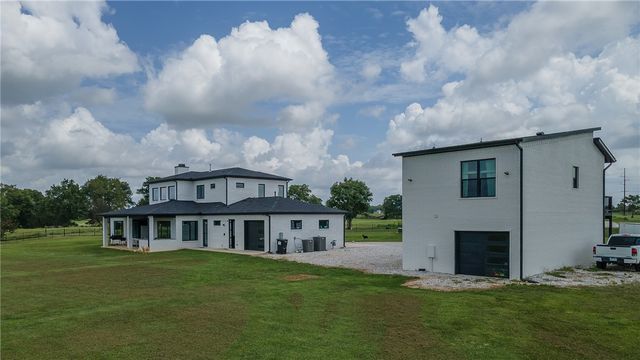 10796 Grand Summit Lane, Bentonville, AR 72713