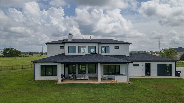 10796 Grand Summit Lane, Bentonville, AR 72713