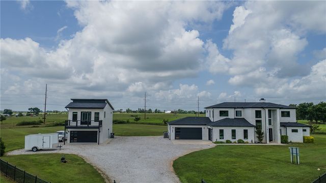 10796 Grand Summit Lane, Bentonville, AR 72713
