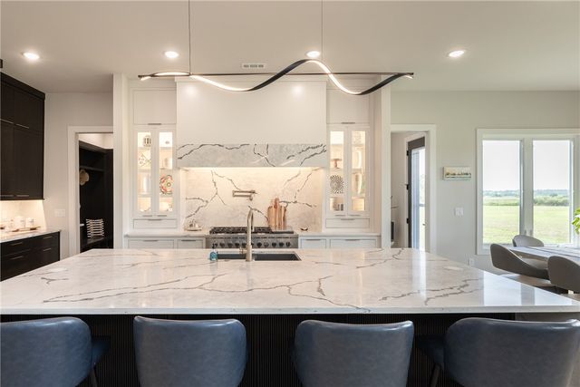 10796 Grand Summit Lane, Bentonville, AR 72713