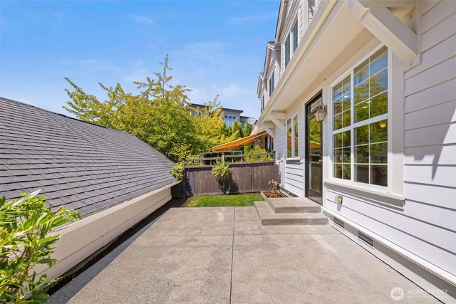 2575 NE Park Drive, Issaquah, WA 98029