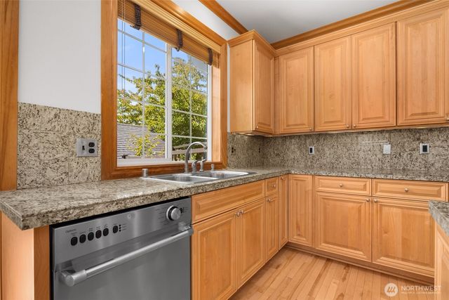 2575 NE Park Drive, Issaquah, WA 98029
