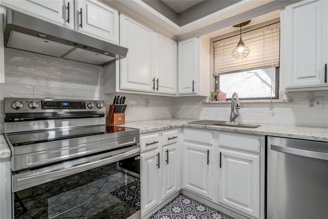 24 Ridgecrest Drive, Chickasha, OK 73018