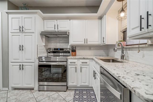 24 Ridgecrest Drive, Chickasha, OK 73018