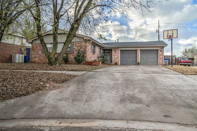 24 Ridgecrest Drive, Chickasha, OK 73018