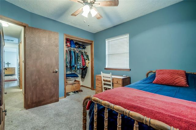 24 Ridgecrest Drive, Chickasha, OK 73018