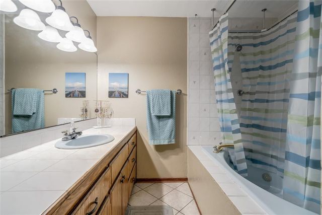 24 Ridgecrest Drive, Chickasha, OK 73018