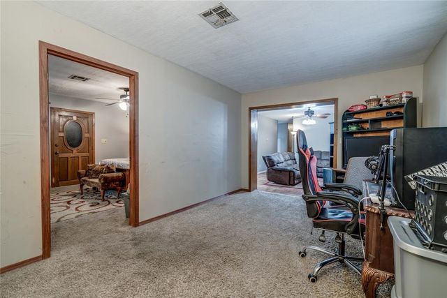 24 Ridgecrest Drive, Chickasha, OK 73018