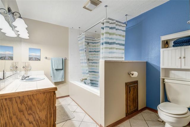 24 Ridgecrest Drive, Chickasha, OK 73018