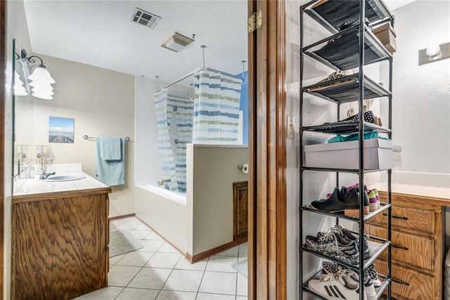 24 Ridgecrest Drive, Chickasha, OK 73018