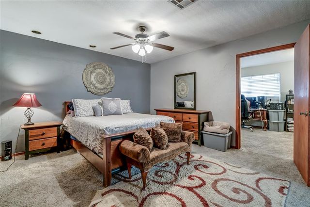 24 Ridgecrest Drive, Chickasha, OK 73018