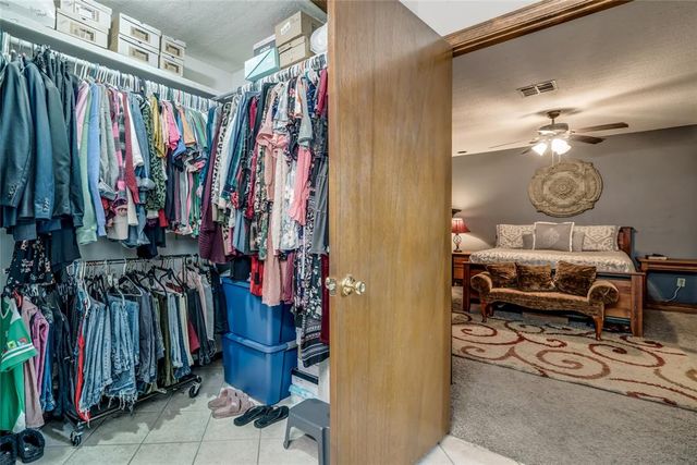 24 Ridgecrest Drive, Chickasha, OK 73018