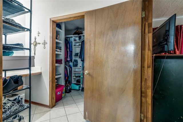 24 Ridgecrest Drive, Chickasha, OK 73018