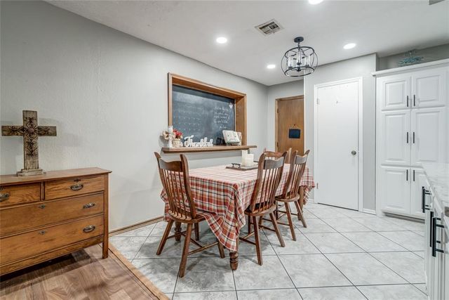 24 Ridgecrest Drive, Chickasha, OK 73018