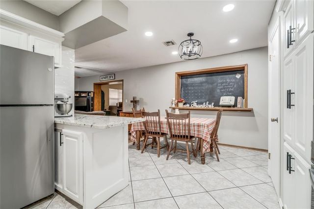 24 Ridgecrest Drive, Chickasha, OK 73018