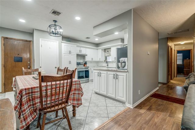 24 Ridgecrest Drive, Chickasha, OK 73018