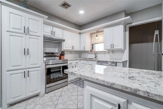 24 Ridgecrest Drive, Chickasha, OK 73018