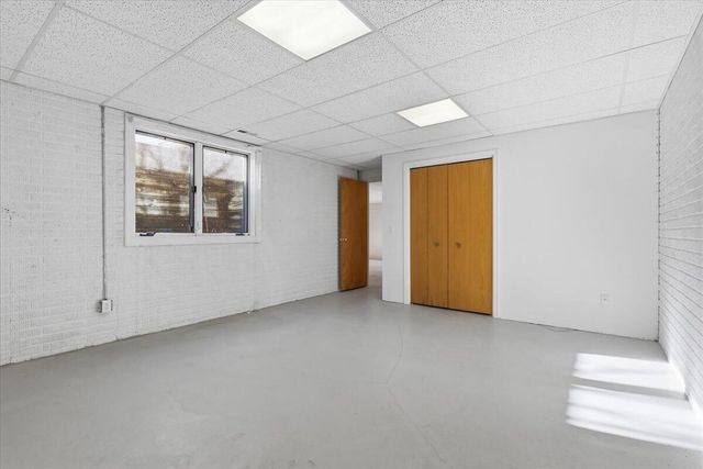 100 MCKENZIE Circle, Council Bluffs, IA 51503