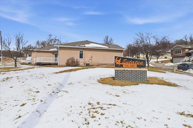 100 MCKENZIE Circle, Council Bluffs, IA 51503